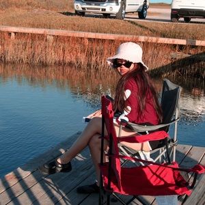 Meet your Posher, Genevieve